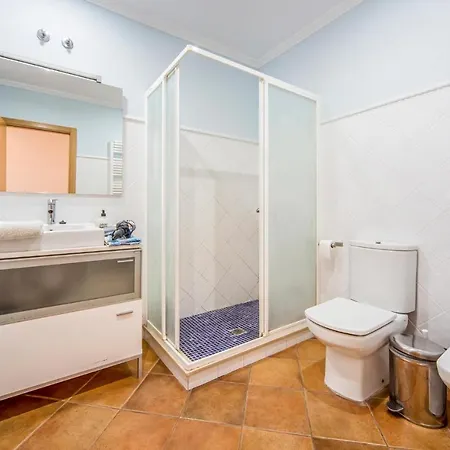 6 Bedroom Gorgeous In *