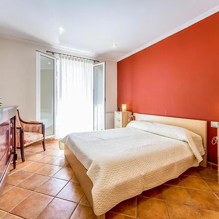 6 Bedroom Gorgeous In 펜션 Godelleta