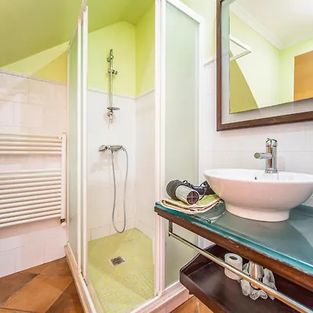 Holiday home 6 Bedroom Gorgeous In Godelleta